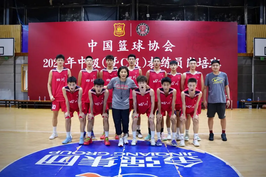 如何通过数据分析优化篮板训练效果?_0